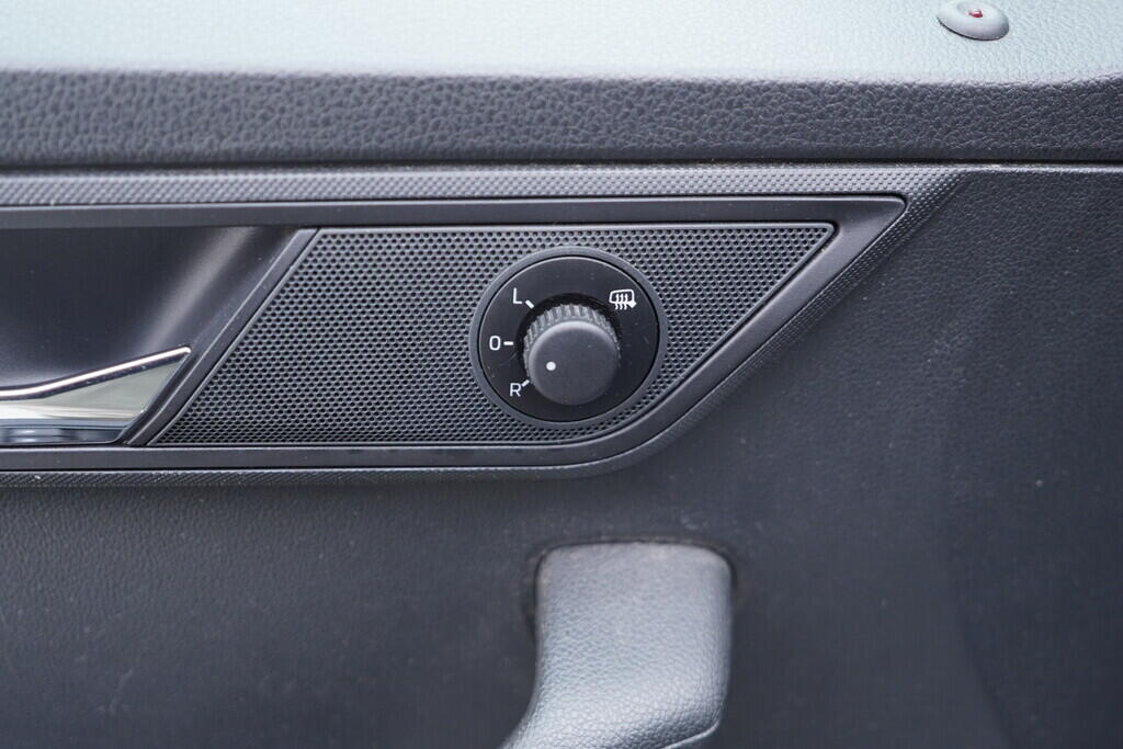 OV190V09157_21.webp_FABIA Ambition 1.2 TSI 66 kW manuál