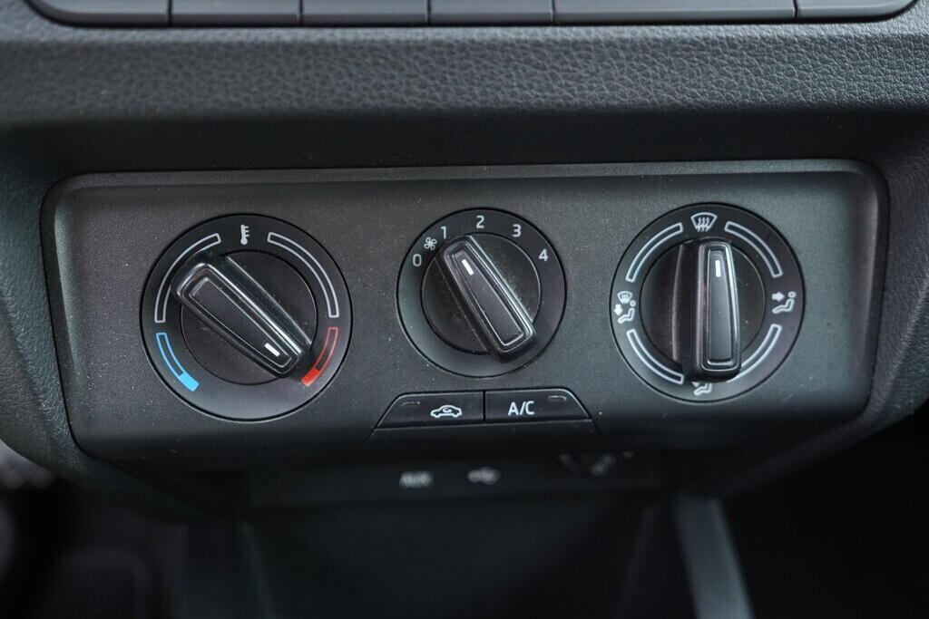 OV190V09157_32.webp_FABIA Ambition 1.2 TSI 66 kW manuál