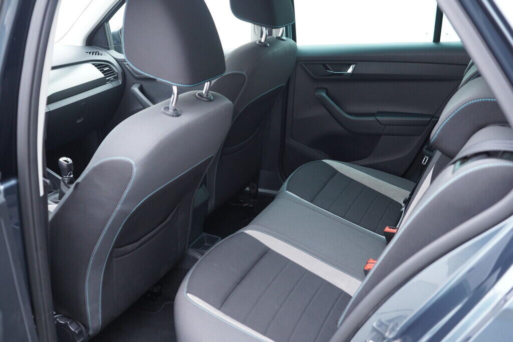 OV190V09157_34.webp_FABIA Ambition 1.2 TSI 66 kW manuál