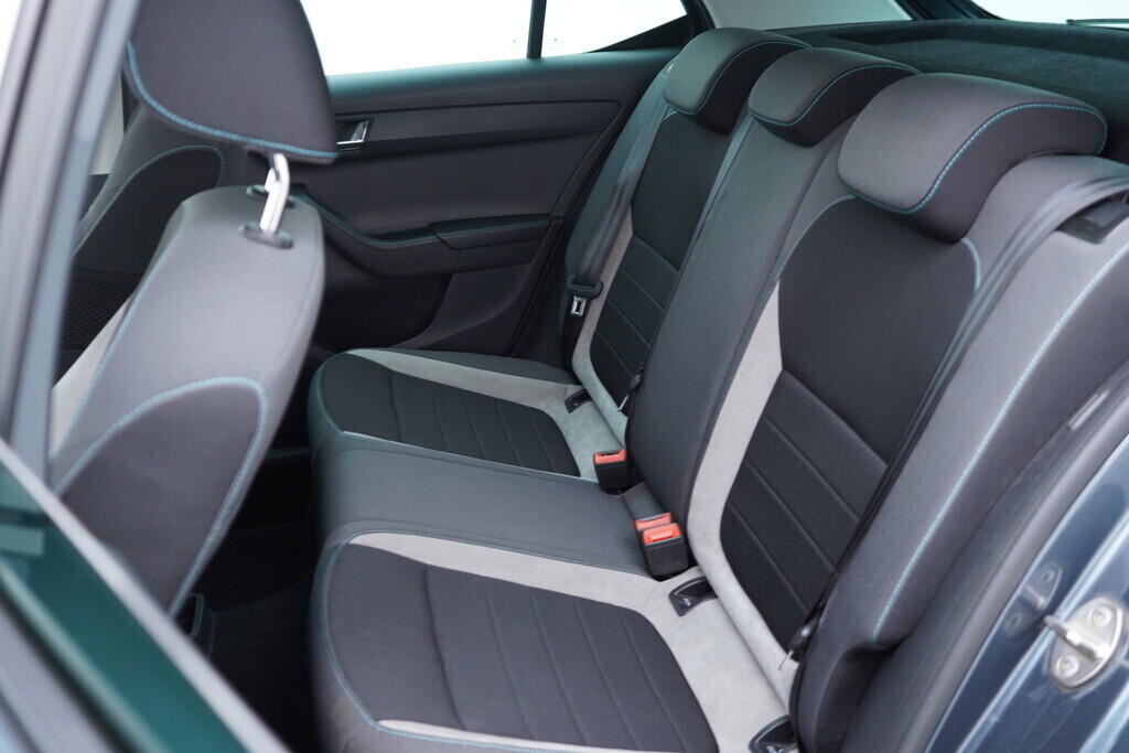 OV190V09157_35.webp_FABIA Ambition 1.2 TSI 66 kW manuál