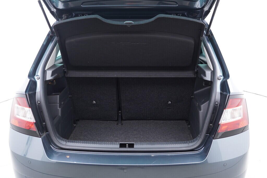 OV190V09157_36.webp_FABIA Ambition 1.2 TSI 66 kW manuál