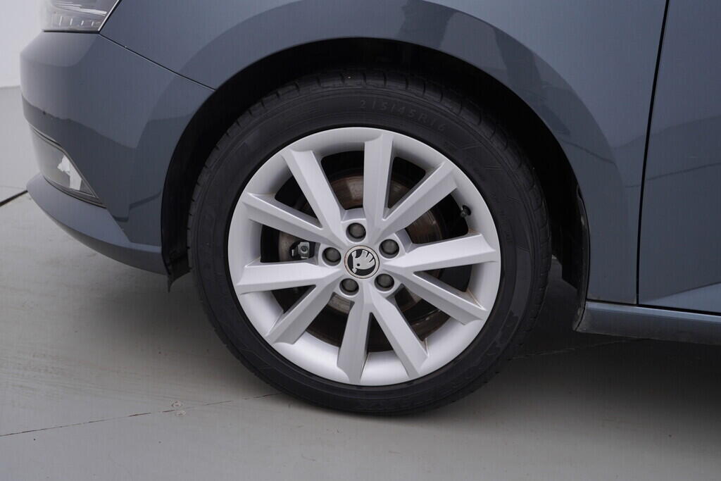 OV190V09157_38.webp_FABIA Ambition 1.2 TSI 66 kW manuál