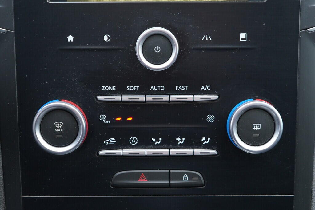 OV190V09158_32.webp_MÉGANE Energy Intens 1.5  81 kW manuál