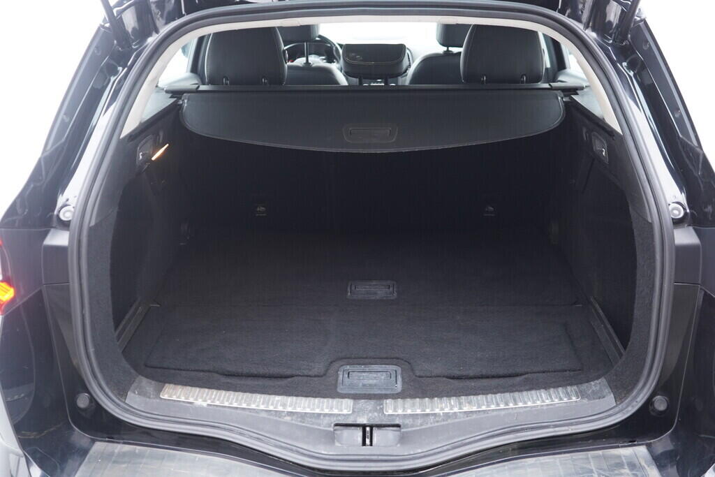 OV190V09158_37.webp_MÉGANE Energy Intens 1.5  81 kW manuál