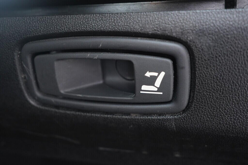 OV190V09158_38.webp_MÉGANE Energy Intens 1.5  81 kW manuál