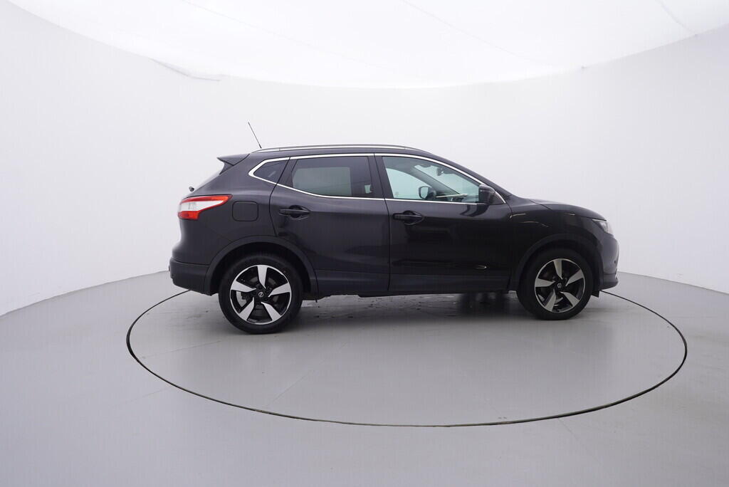 OV190V09159_15.webp_QASHQAI N-Connecta 4x4 1.6  96 kW manuál