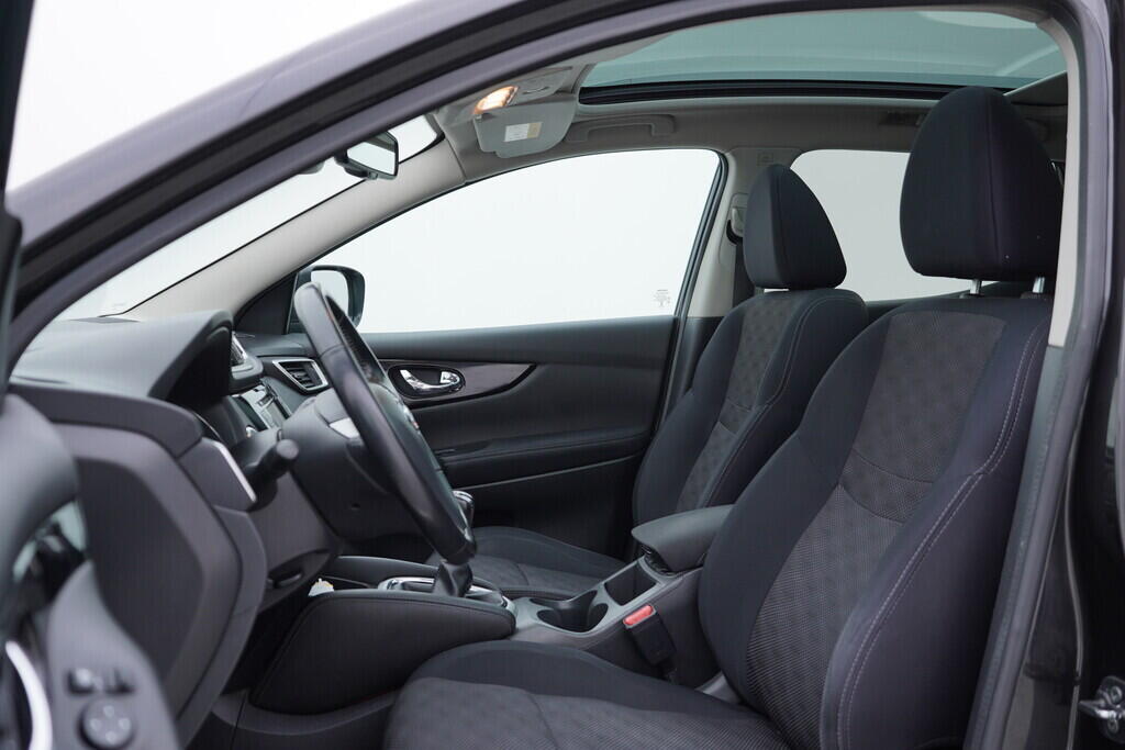 OV190V09159_23.webp_QASHQAI N-Connecta 4x4 1.6  96 kW manuál