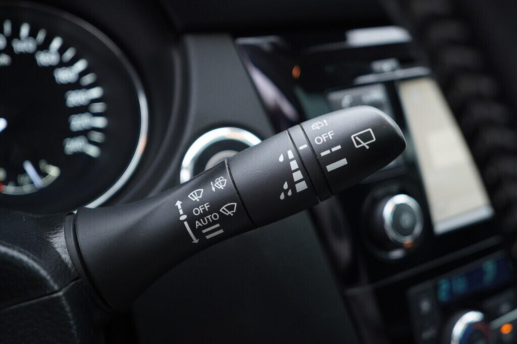 OV190V09159_25.webp_QASHQAI N-Connecta 4x4 1.6  96 kW manuál