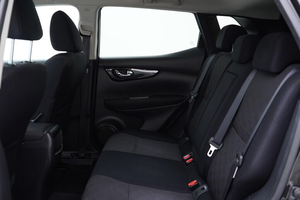 OV190V09159_35.webp_QASHQAI N-Connecta 4x4 1.6  96 kW manuál