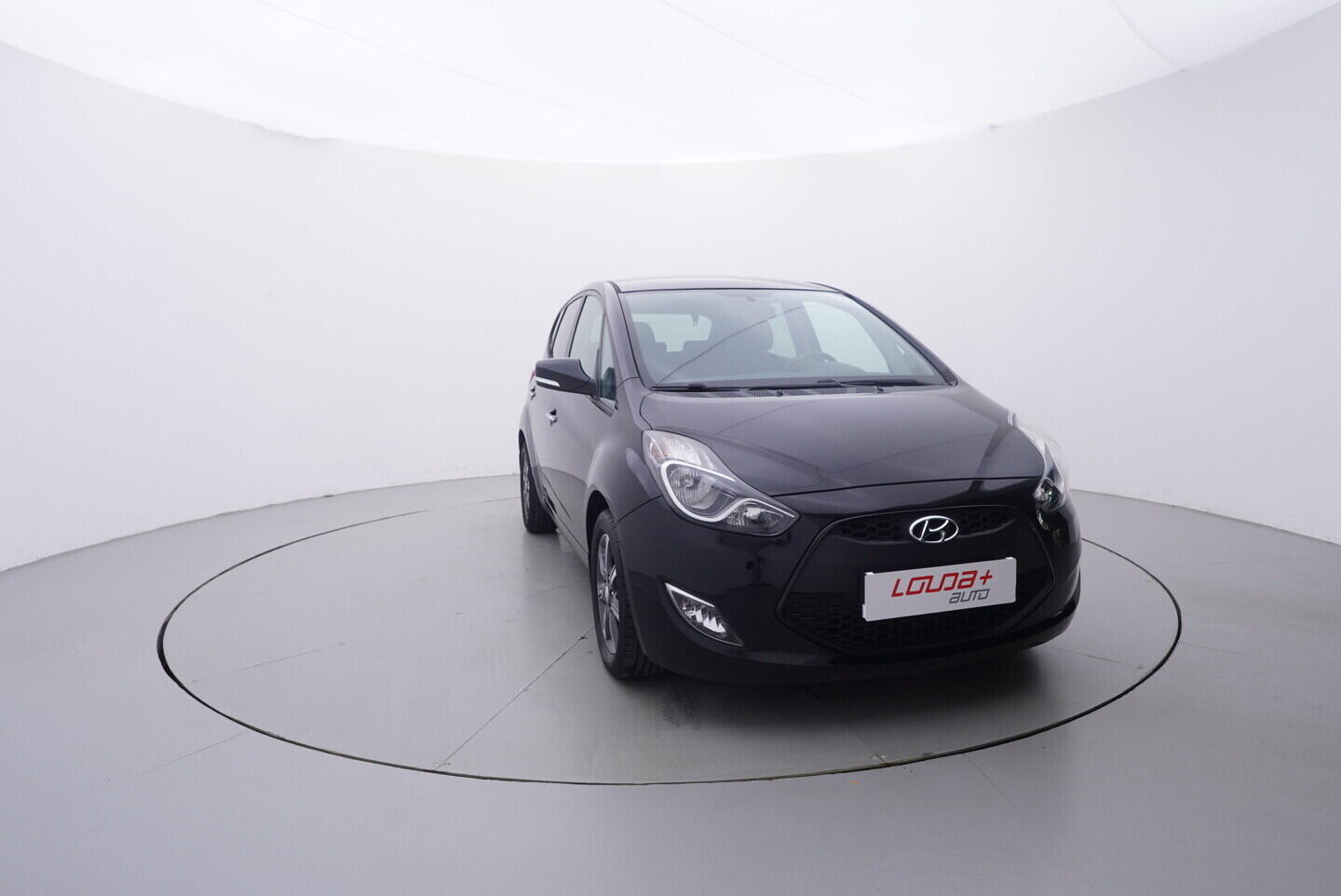 OV190V09160_17.webp_IX20 Comfort + 1.4  66 kW manuál