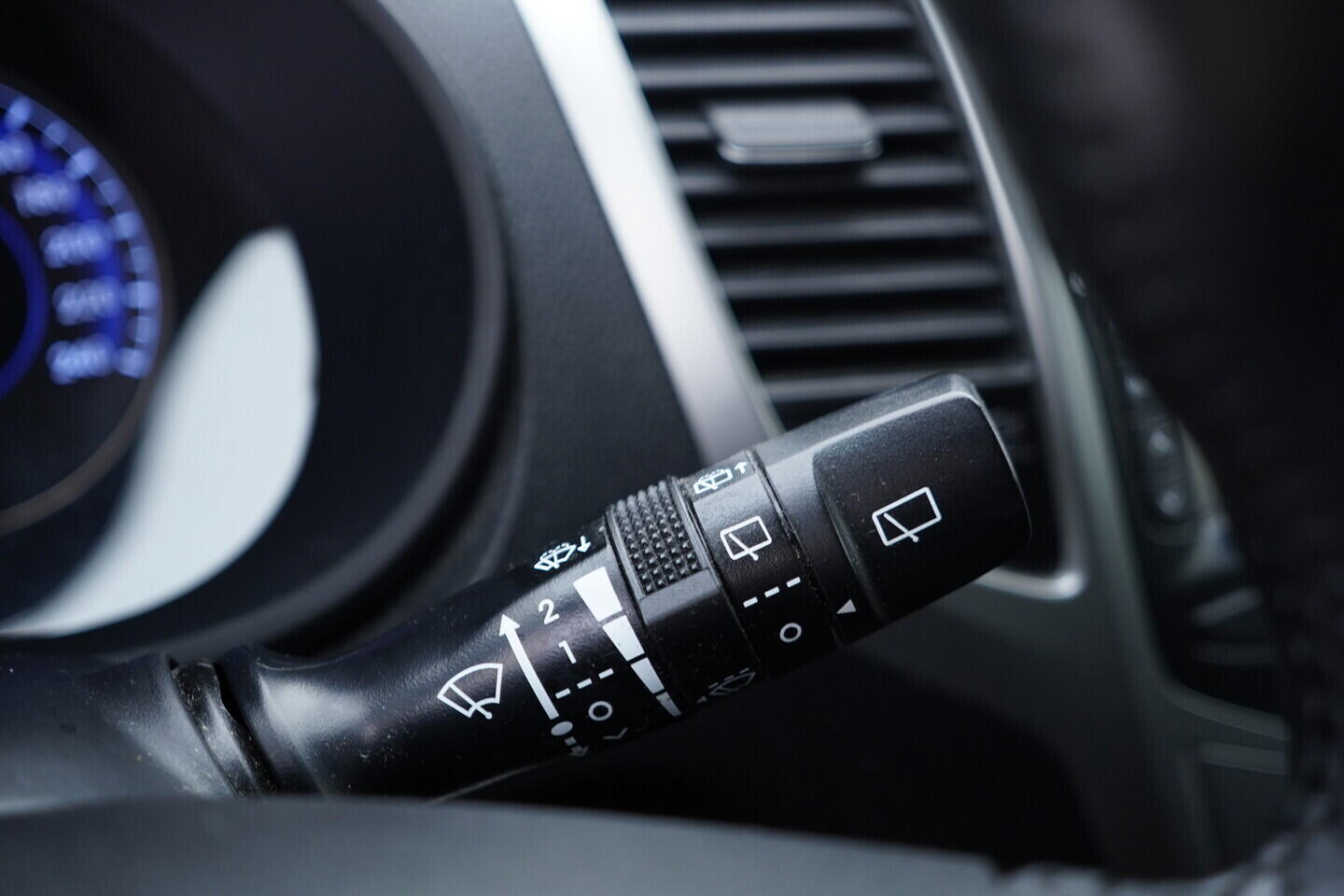 OV190V09160_24.webp_IX20 Comfort + 1.4  66 kW manuál