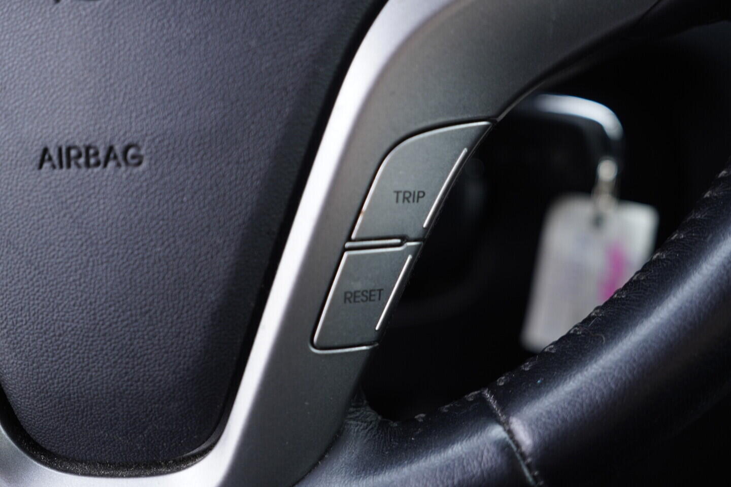 OV190V09160_28.webp_IX20 Comfort + 1.4  66 kW manuál