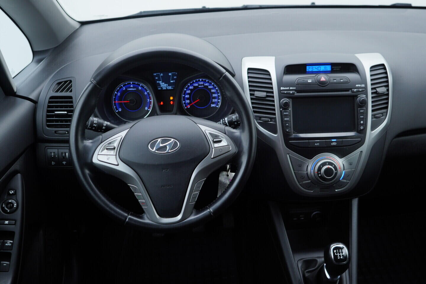 OV190V09160_30.webp_IX20 Comfort + 1.4  66 kW manuál