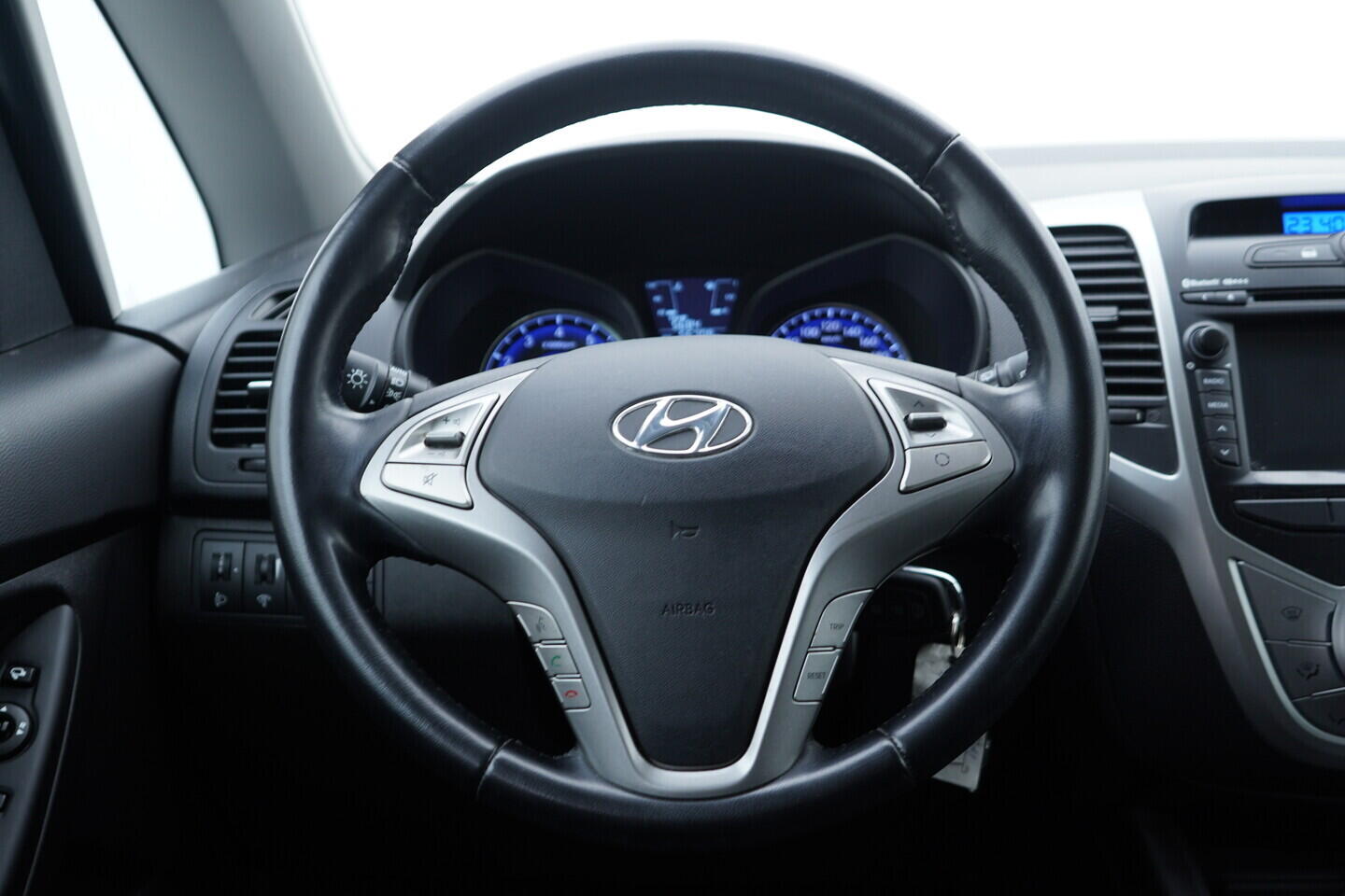 OV190V09160_31.webp_IX20 Comfort + 1.4  66 kW manuál