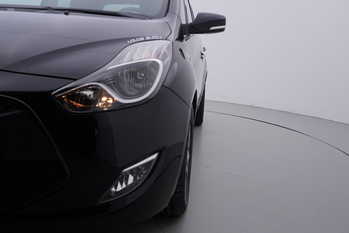 OV190V09160_43.webp_IX20 Comfort + 1.4  66 kW manuál