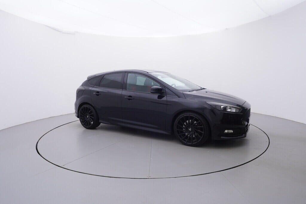 OV190V09161_16.webp_FOCUS ST-line 2.0  136 kW manuál