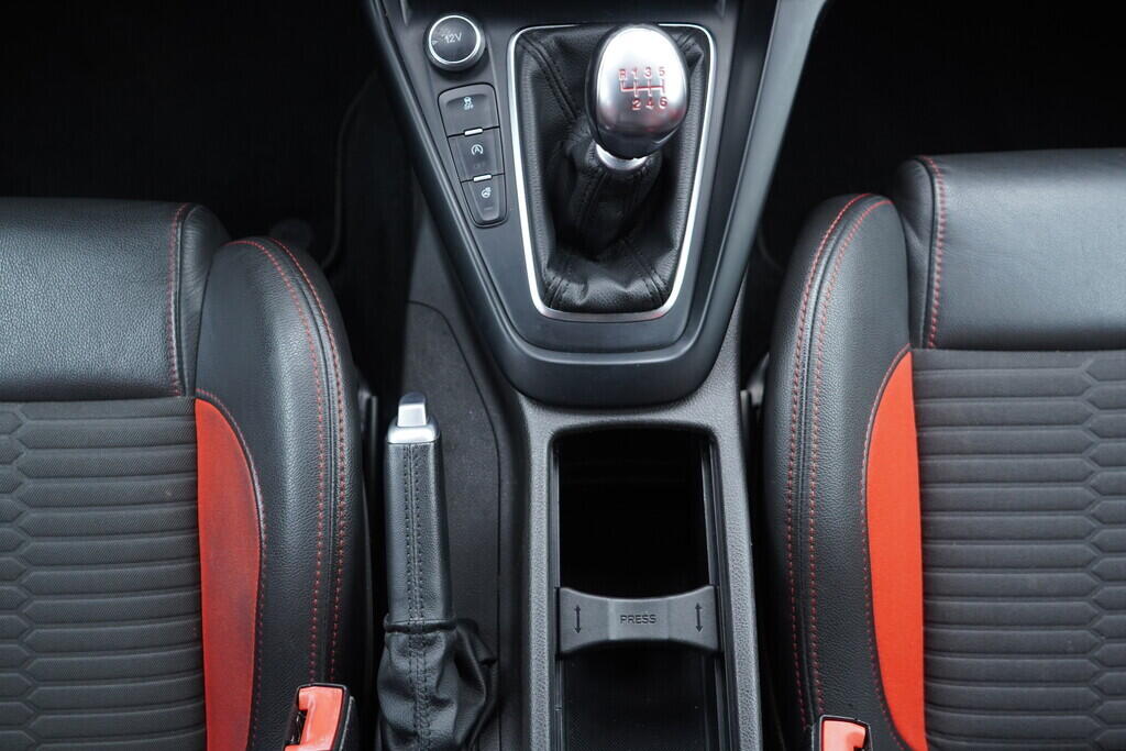 OV190V09161_32.webp_FOCUS ST-line 2.0  136 kW manuál