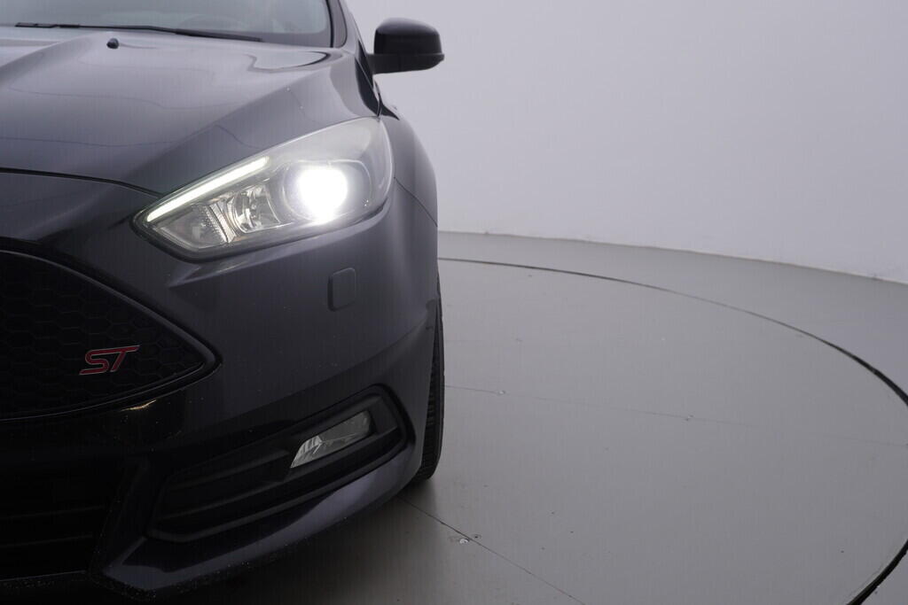 OV190V09161_38.webp_FOCUS ST-line 2.0  136 kW manuál