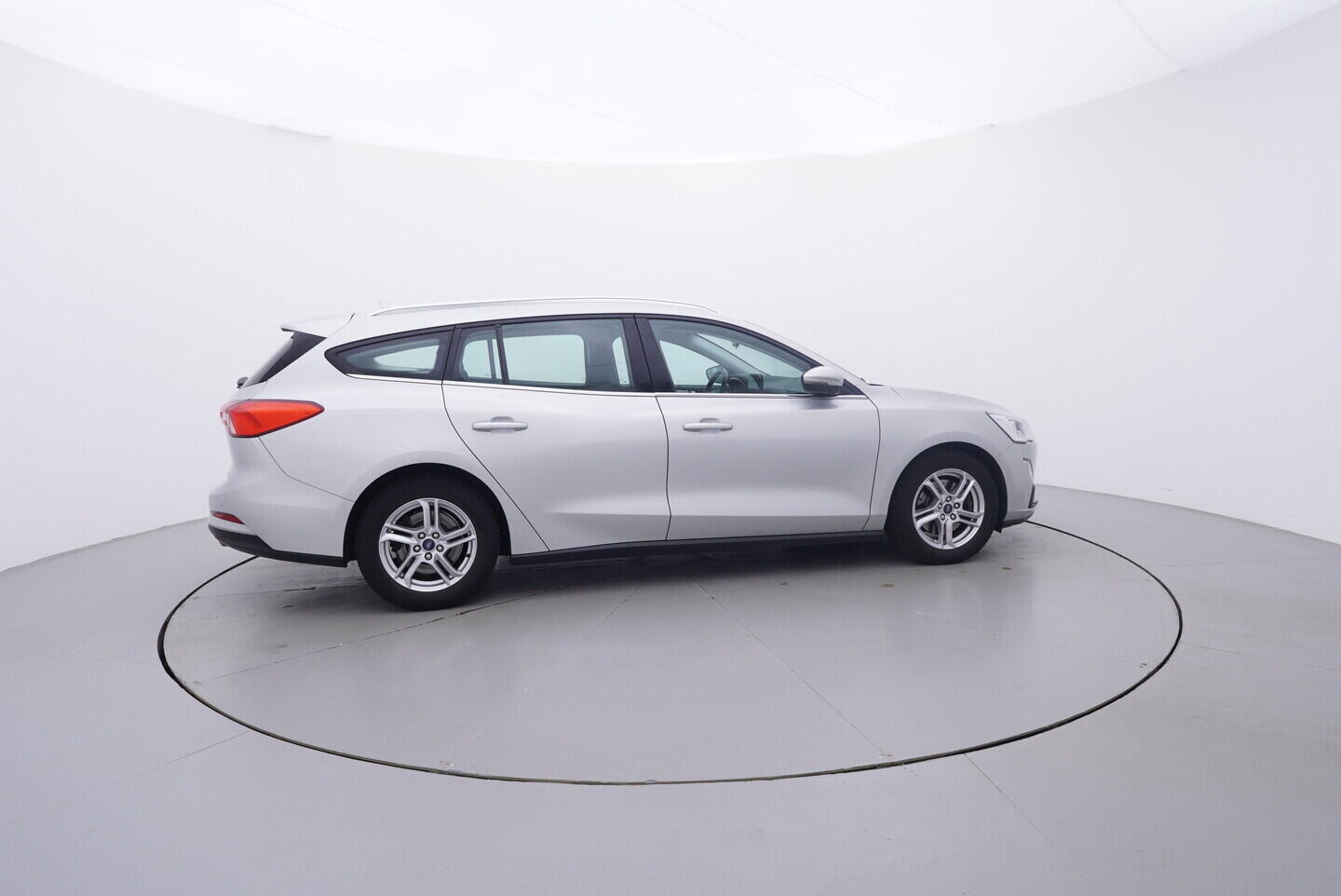 OV190V09168_11.webp_FOCUS Business 1.0  92 kW manuál, DPH