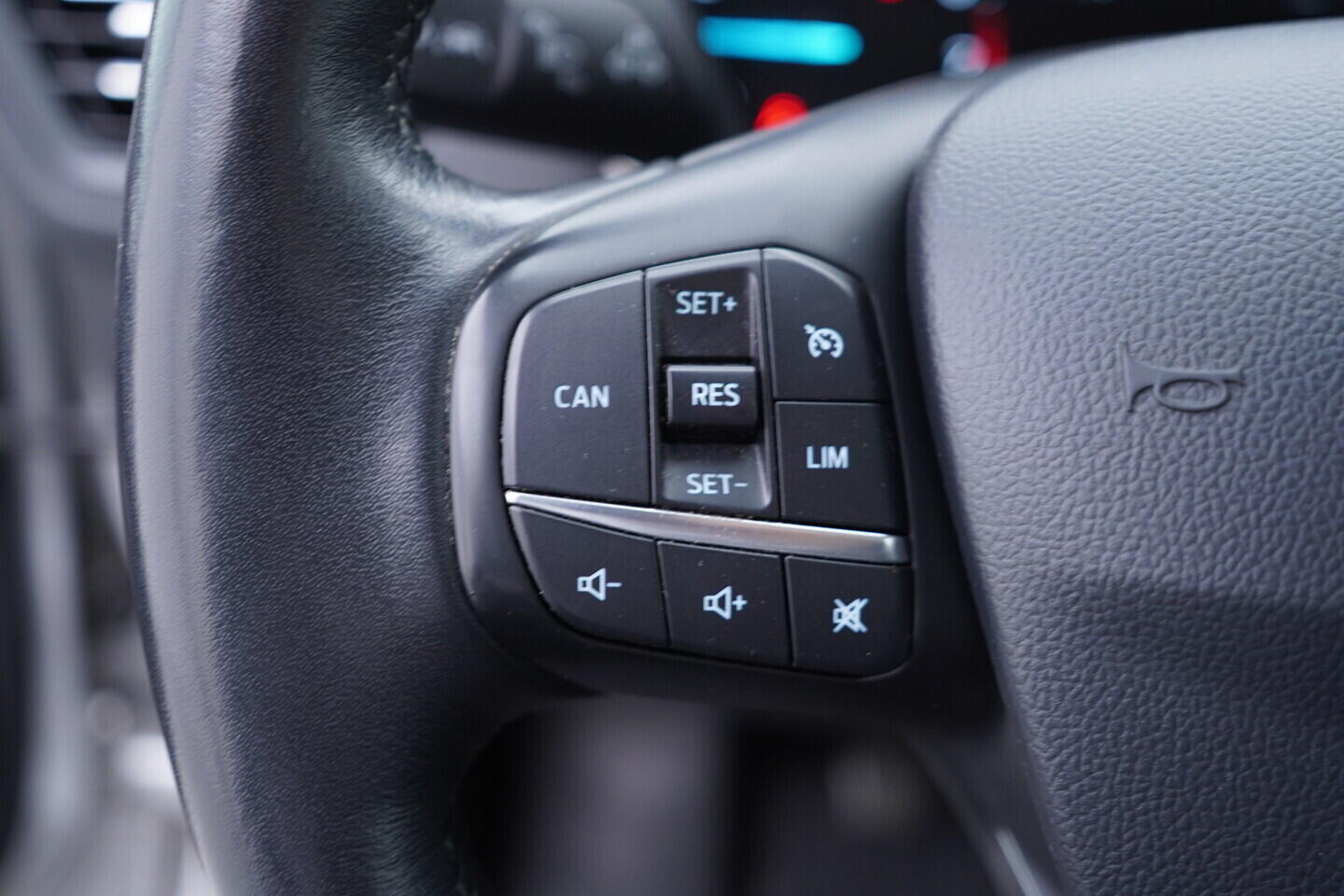 OV190V09168_25.webp_FOCUS Business 1.0  92 kW manuál, DPH