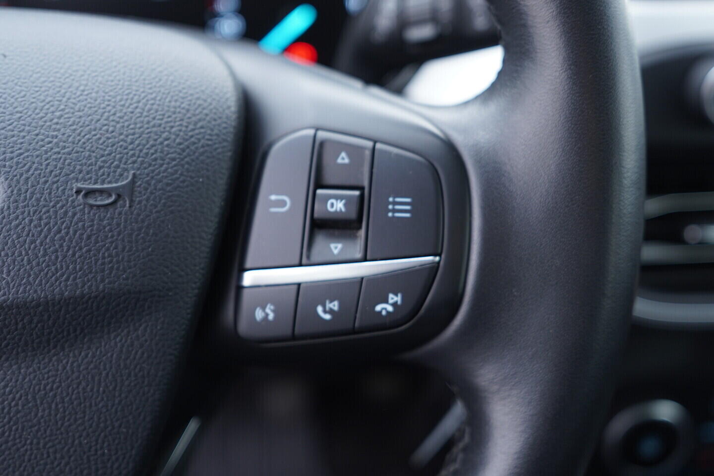 OV190V09168_26.webp_FOCUS Business 1.0  92 kW manuál, DPH