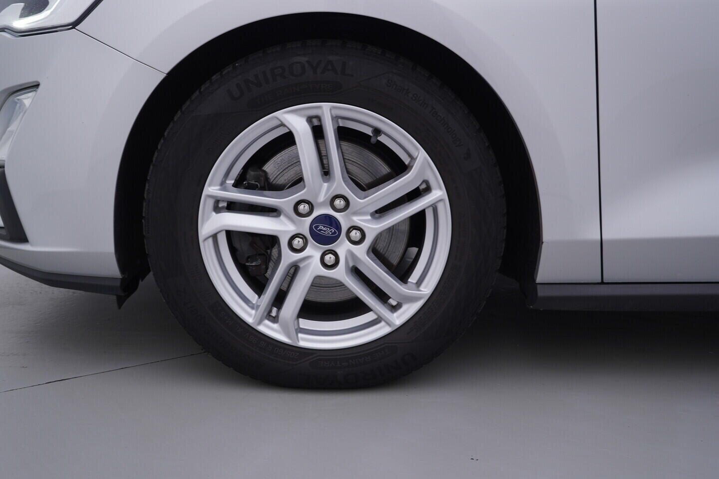 OV190V09168_43.webp_FOCUS Business 1.0  92 kW manuál, DPH