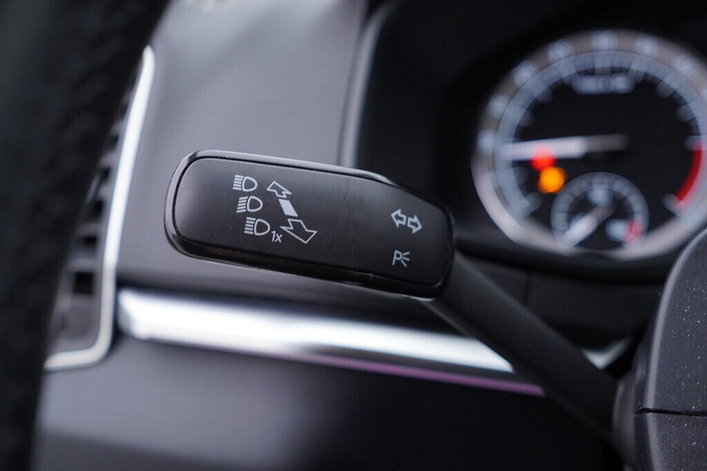 OV190V09169_23.webp_KAROQ Ambition 2.0 TDI 85 kW manuál, DPH