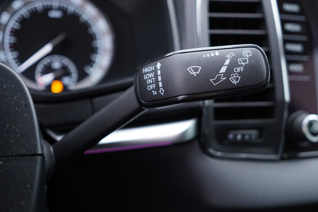 OV190V09169_25.webp_KAROQ Ambition 2.0 TDI 85 kW manuál, DPH