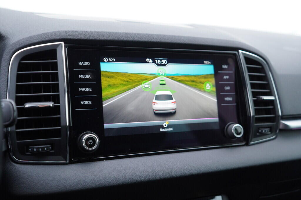 OV190V09169_32.webp_KAROQ Ambition 2.0 TDI 85 kW manuál, DPH