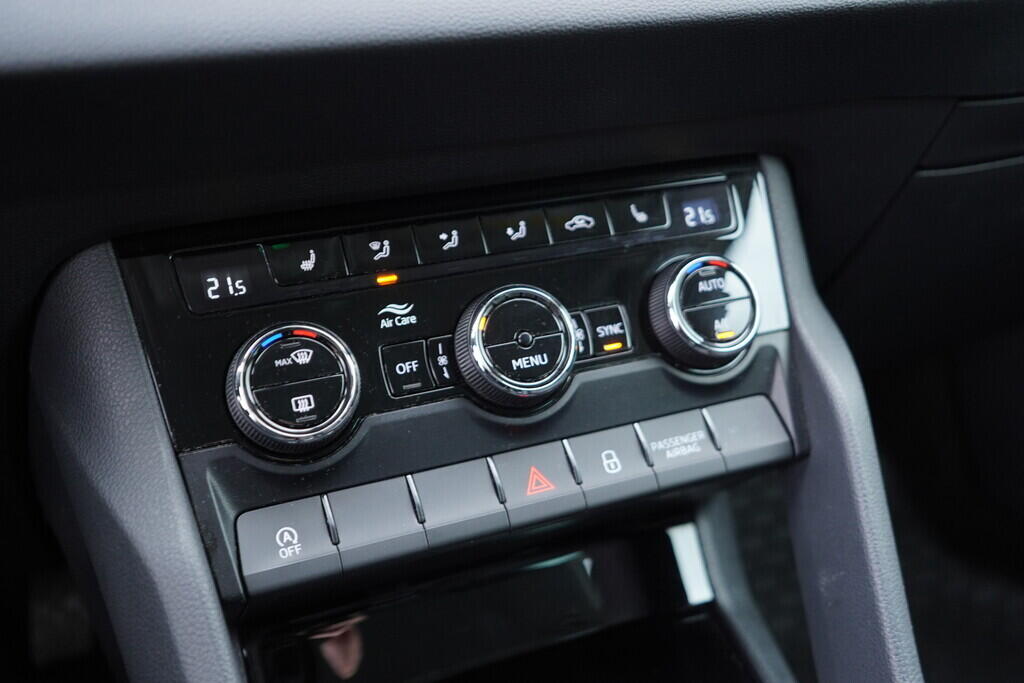 OV190V09169_33.webp_KAROQ Ambition 2.0 TDI 85 kW manuál, DPH