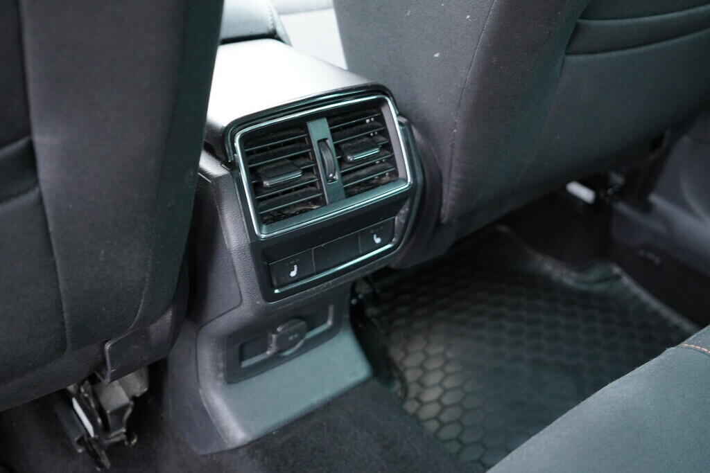 OV190V09169_36.webp_KAROQ Ambition 2.0 TDI 85 kW manuál, DPH