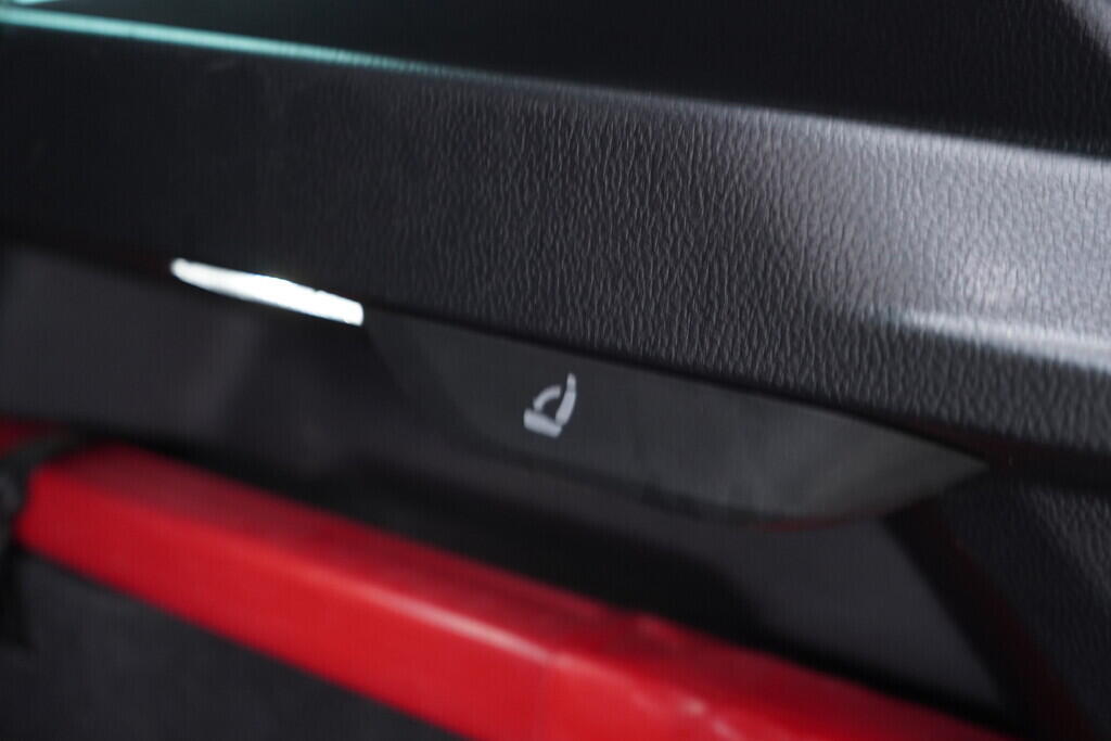 OV190V09169_39.webp_KAROQ Ambition 2.0 TDI 85 kW manuál, DPH