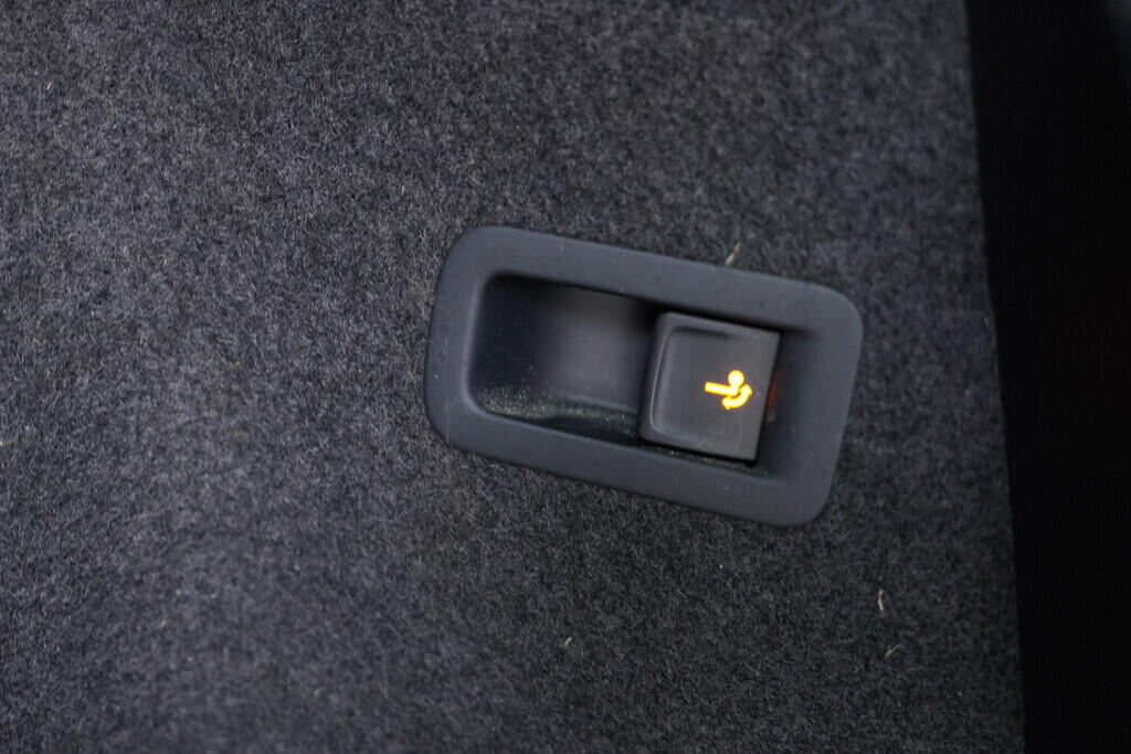 OV190V09169_40.webp_KAROQ Ambition 2.0 TDI 85 kW manuál, DPH