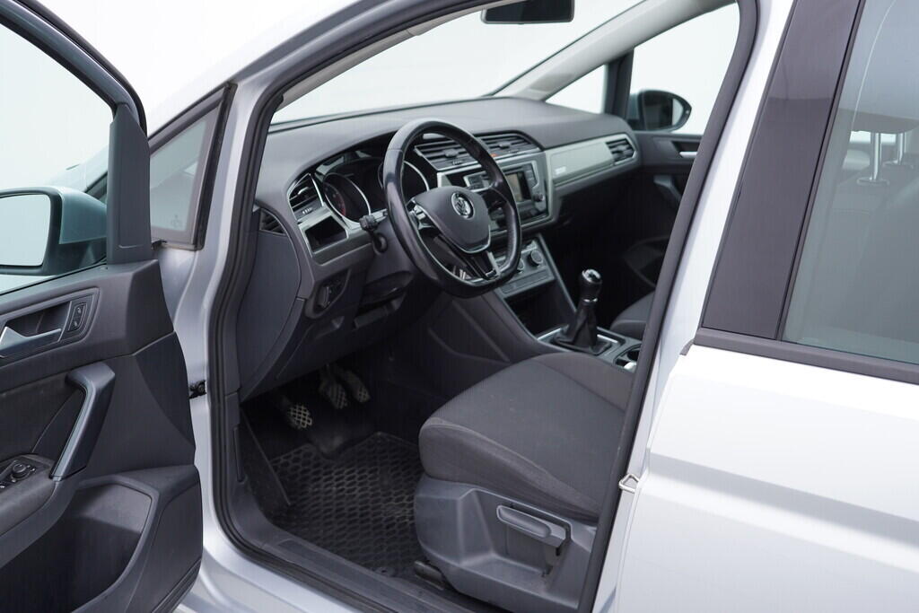 OV190V09171_18.webp_TOURAN Trendline  1.4 TSI 110 kW manuál