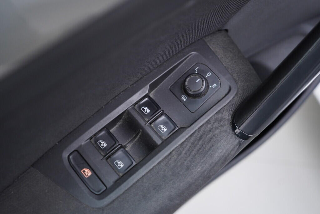 OV190V09171_20.webp_TOURAN Trendline  1.4 TSI 110 kW manuál