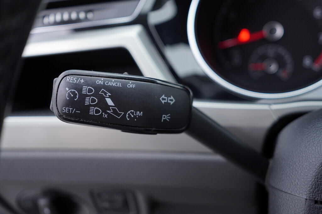 OV190V09171_24.webp_TOURAN Trendline  1.4 TSI 110 kW manuál