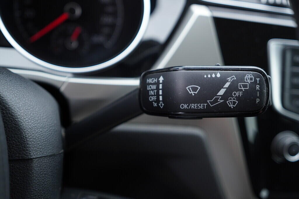 OV190V09171_25.webp_TOURAN Trendline  1.4 TSI 110 kW manuál