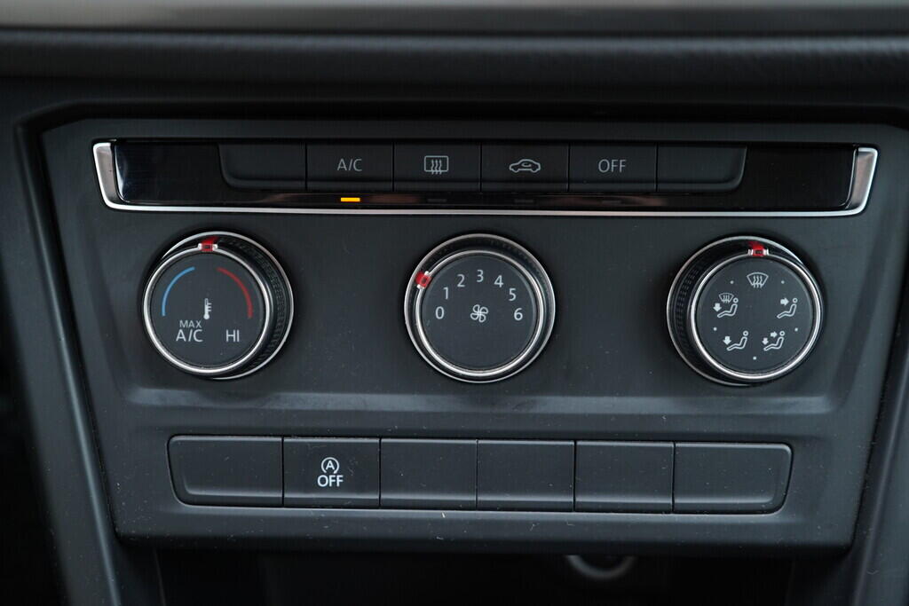 OV190V09171_32.webp_TOURAN Trendline  1.4 TSI 110 kW manuál