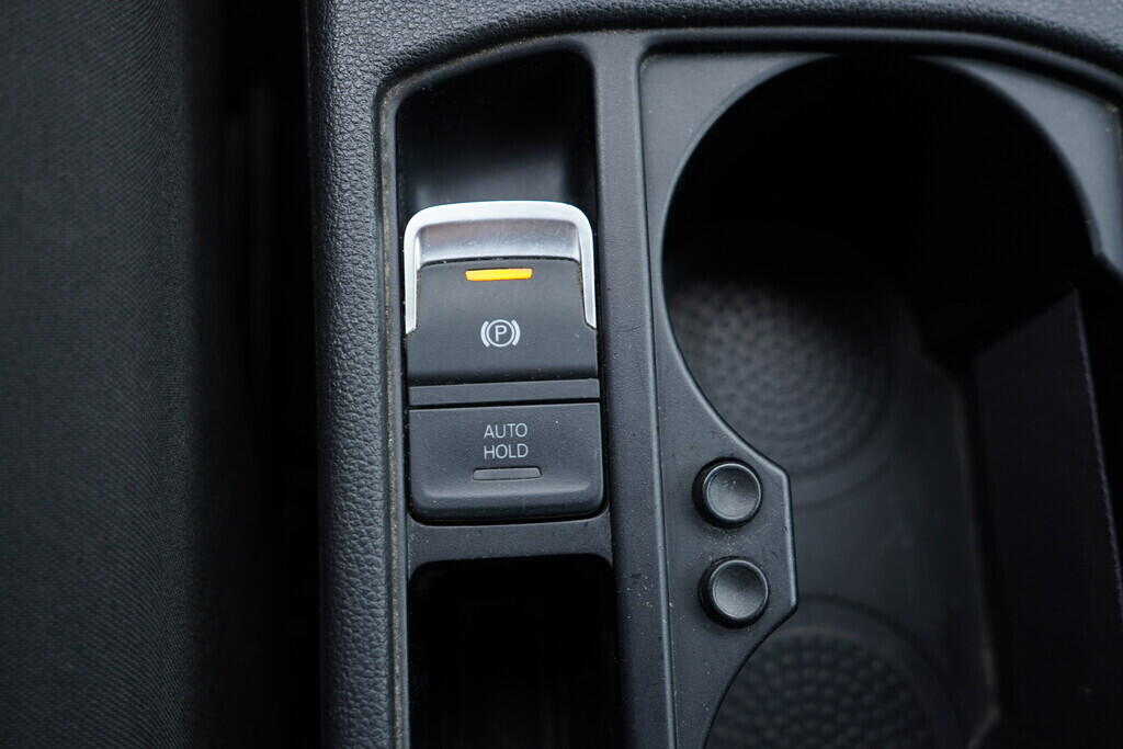 OV190V09171_35.webp_TOURAN Trendline  1.4 TSI 110 kW manuál