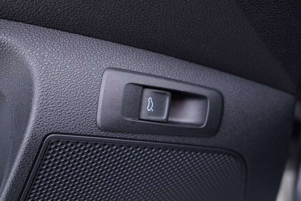 OV190V09177_22.webp_KAROQ Ambition 1.5 TSI 110 kW manuál, DPH