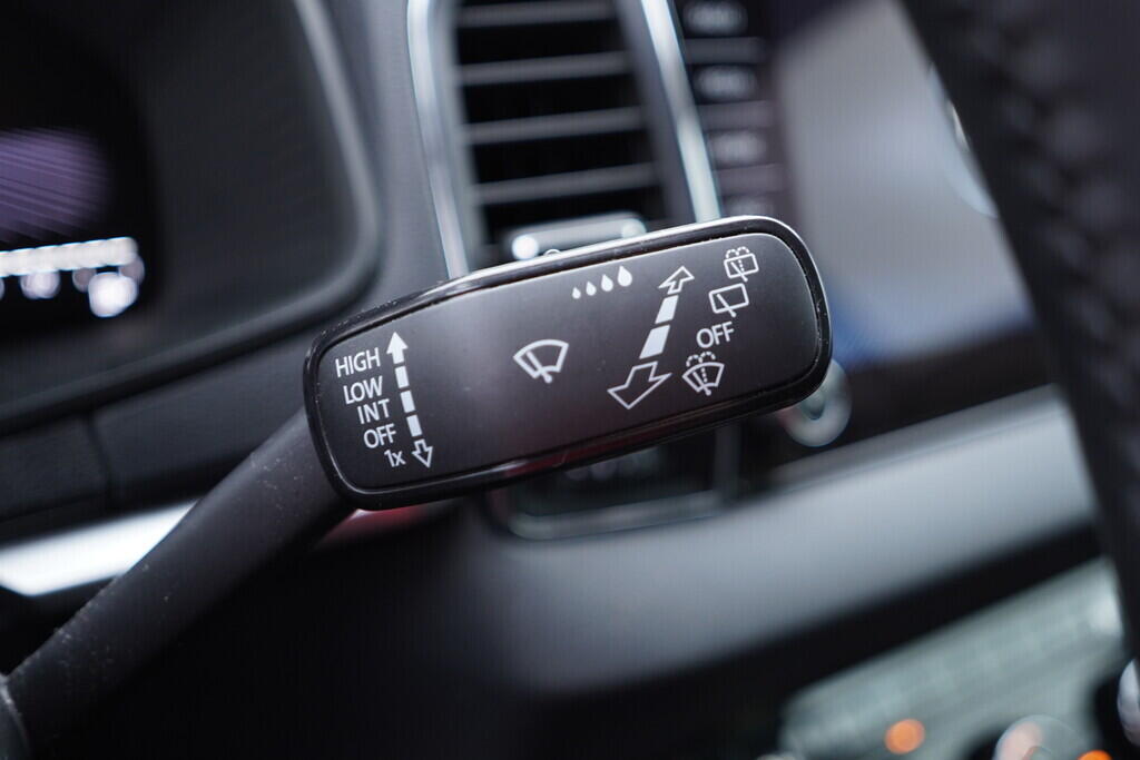 OV190V09177_25.webp_KAROQ Ambition 1.5 TSI 110 kW manuál, DPH