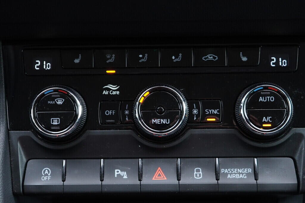 OV190V09177_32.webp_KAROQ Ambition 1.5 TSI 110 kW manuál, DPH