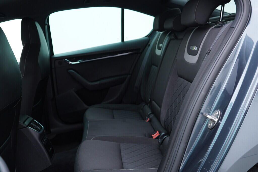 OV190V09178_37.webp_OCTAVIA RS 2.0 TDI 135 kW automat, DPH