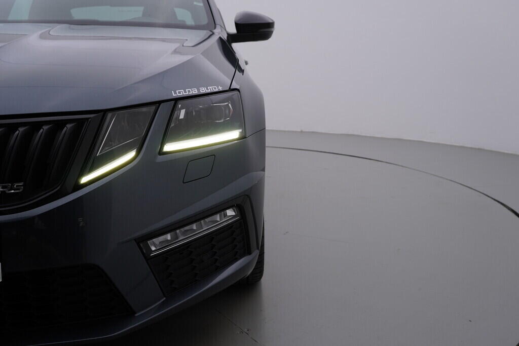OV190V09178_43.webp_OCTAVIA RS 2.0 TDI 135 kW automat, DPH