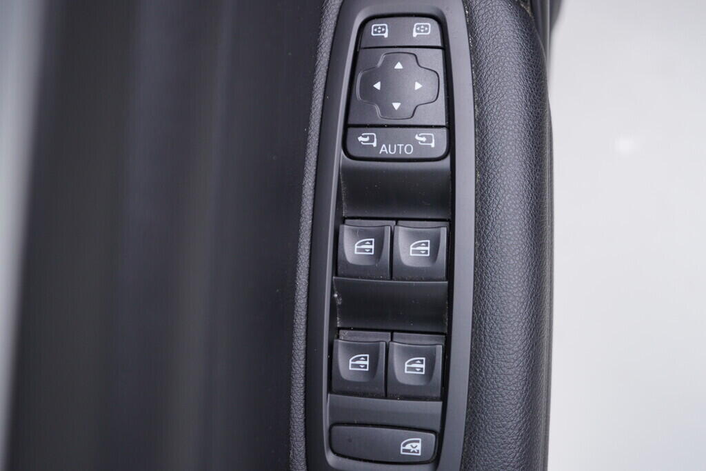 OV190V09179_20.webp_MÉGANE Intens 1.3 H5H E4 103 kW manuál, DPH