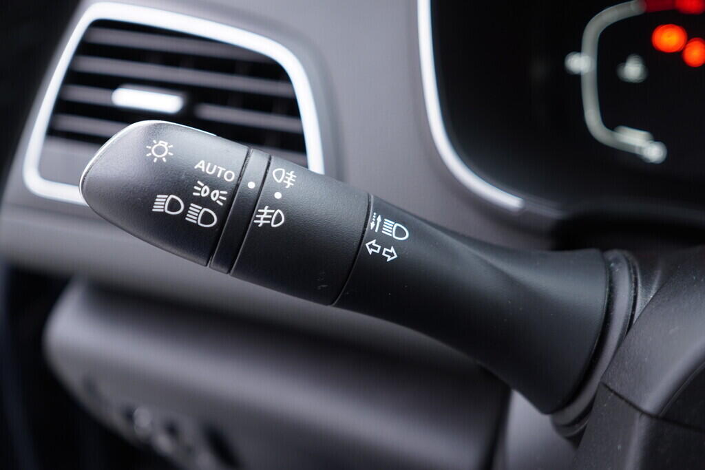 OV190V09179_23.webp_MÉGANE Intens 1.3 H5H E4 103 kW manuál, DPH