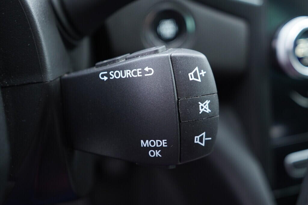 OV190V09179_25.webp_MÉGANE Intens 1.3 H5H E4 103 kW manuál, DPH