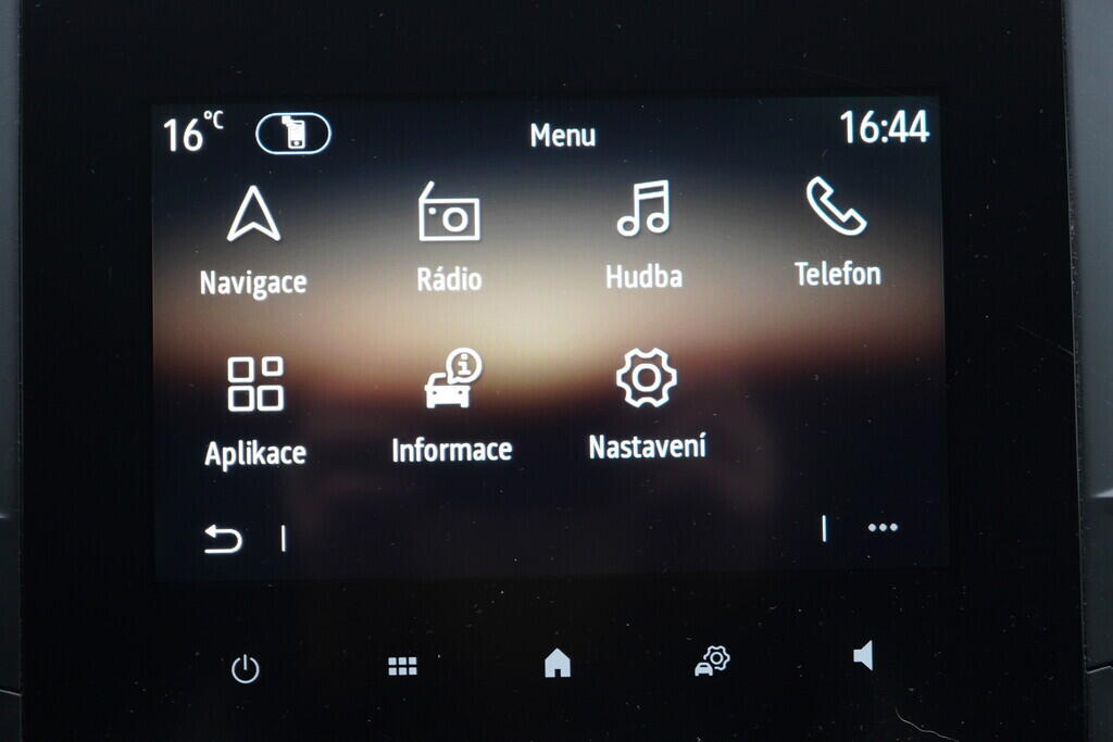 OV190V09179_28.webp_MÉGANE Intens 1.3 H5H E4 103 kW manuál, DPH