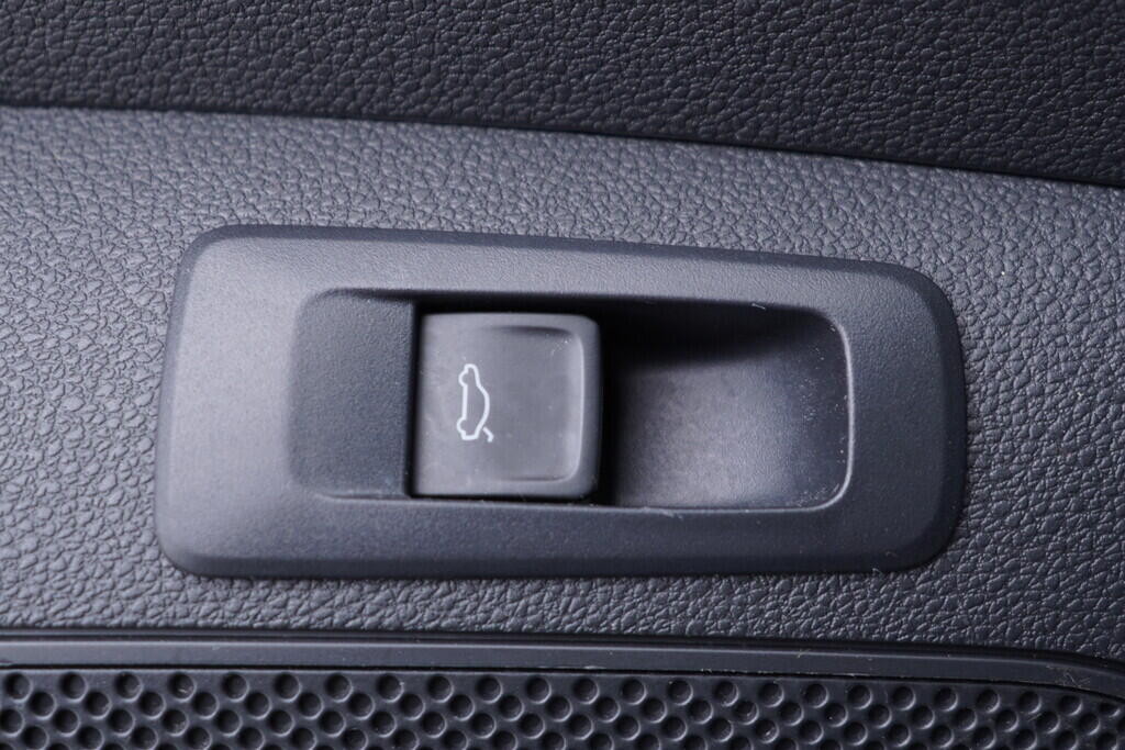 OV190V09180_21.webp_KAROQ Style Plus 1.0 TSI 81 kW manuál, DPH