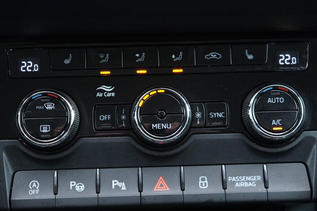 OV190V09180_34.webp_KAROQ Style Plus 1.0 TSI 81 kW manuál, DPH